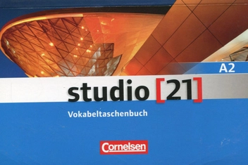 Бумажная книга «Studio 21 A2. Vokabeltaschenbuch» - фото №1 - миниатюра