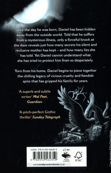Паперова книга «The Devil Walks», автор Енн Файн - фото №2 - мініатюра