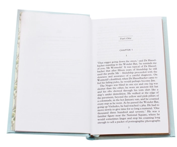 Бумажная книга «Our Man in Havana», автор Грэм Грин - фото №6 - миниатюра