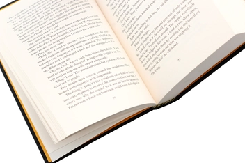 Паперова книга «Still Me», автор Джоджо Мойєс - фото №5 - мініатюра