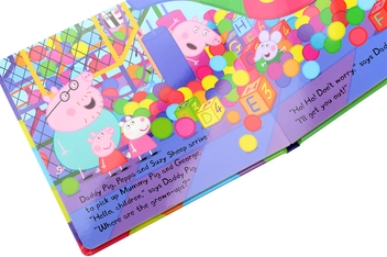 Бумажная книга «Peppa Pig. Peppa Loves Soft Play. A Lift-the-Flap Book», автор Клэр Сипи - фото №6 - миниатюра