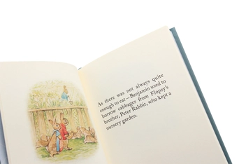 Паперова книга «The Tale of The Flopsy Bunnies», автор Беатріс Поттер - фото №5 - мініатюра