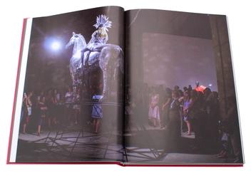 Паперова книга «In progress. Fashion of Ukraine since 1991», автор Зоя Звиняцьківська - фото №13 - мініатюра