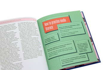 Бумажная книга «How to Live With the Internet and Not Let It Run Your Life», автор Габриэль Алекса Ноэл - фото №5 - миниатюра