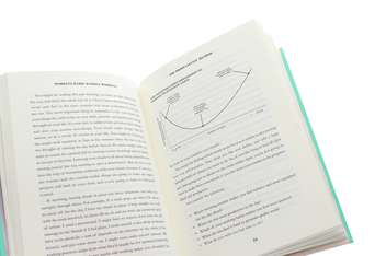 Бумажная книга «Working Hard, Hardly Working. How to achieve more, stress less and feel fulfilled», автор Грейс Беверли - фото №5 - миниатюра
