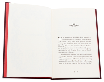 Бумажная книга «The Hogwarts Library Box Set», автор Джоан Роулинг - фото №16 - миниатюра