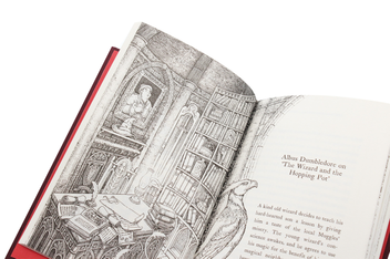 Бумажная книга «The Hogwarts Library Box Set», автор Джоан Роулинг - фото №18 - миниатюра
