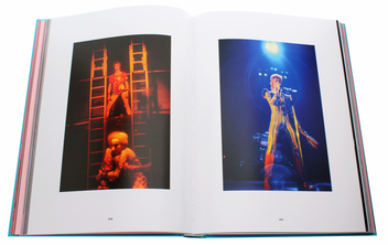 Бумажная книга «Mick Rock. The Rise of David Bowie. 1972–1973», авторов Майкл Брейсвелл, Мик Рок, Барни Хоскинс - фото №6 - миниатюра