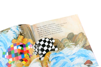 Бумажная книга «Elmer and the Whales», автор Дэвид Макки - фото №6 - миниатюра