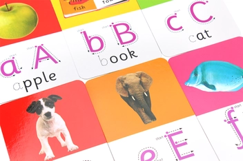 Бумажная книга «Activity Flash Cards Letters (+ with a wipe clean pen)», автор Роджер Придди - фото №5 - миниатюра