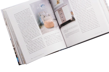 Паперова книга «Elements of Family Style. Elegant Spaces for Everyday Life», автор Ерін Гейтс - фото №6 - мініатюра