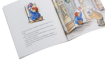 Бумажная книга «Paddington at the Palace», автор Майкл Бонд - фото №4 - миниатюра