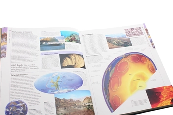 Бумажная книга «Dinosaurs and Prehistoric Life. The definitive visual guide to prehistoric animals» - фото №7 - миниатюра
