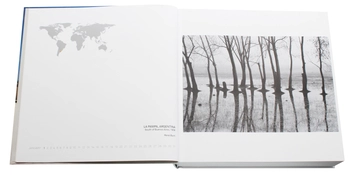 Бумажная книга «Magnum Atlas. Around the World in 365 Photos from the Magnum Archive» - фото №5 - миниатюра