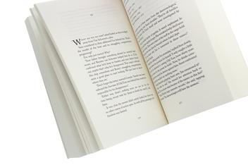 Бумажная книга «The Devil and the Dark Water», автор Стюарт Тертон - фото №5 - миниатюра