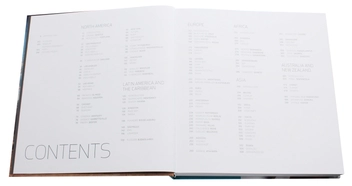Бумажная книга «The World Atlas of Street Fashion», автор Каролина Кокс - фото №6 - миниатюра