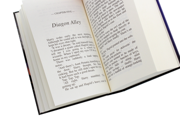 Паперова книга «Harry Potter and the Philosopher's Stone», автор Джоан Ролінґ - фото №5 - мініатюра