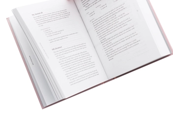 Бумажная книга «Minimal: How to Simplify Your Life and Live Sustainably», автор Мадлен Оливия - фото №6 - миниатюра