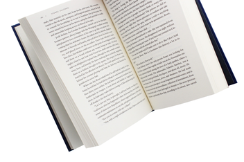 Бумажная книга «A Long Petal of the Sea», автор Исабель Альенде - фото №6 - миниатюра