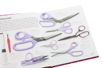 Бумажная книга «Sew Step by Step. More than 200 Essential Techniques for Beginners», автор Элисон Смит - фото №5 - миниатюра