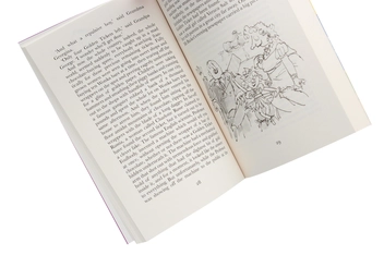 Бумажная книга «Charlie and the Chocolate Factory», автор Роальд Даль - фото №6 - миниатюра