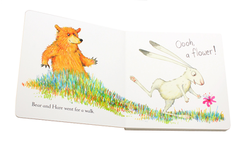 Бумажная книга «Mine! Bear and Hare», автор Эмили Грэветт - фото №4 - миниатюра
