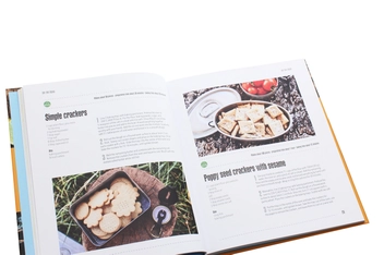 Паперова книга «The Campfire Cookbook: 80 Imaginative Recipes for Cooking Outdoors», авторів Віола Лекс, Ніко Станіцок - фото №6 - мініатюра