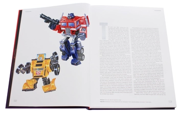 Паперова книга «Transformers. A Visual History», автор Джим Соренсон - фото №5 - мініатюра