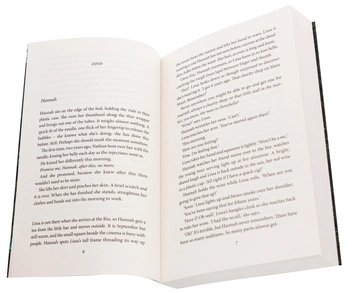 Паперова книга «Expectation», автор Анна Хоуп - фото №4 - мініатюра