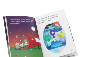 Бумажная книга «Aliens! Read it yourself with Ladybird Level 0: Step 11» - фото №5 - миниатюра
