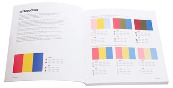Бумажная книга «2000 Colour Combinatios for graphic, textile and craft designers», автор Гарт Льюис - фото №4 - миниатюра