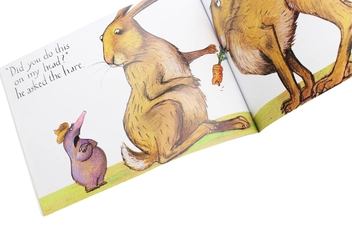 Паперова книга «The Story of the Little Mole Who Knew it Was None of His Business », автор Ханс Вернер Хольцварт - фото №5 - мініатюра
