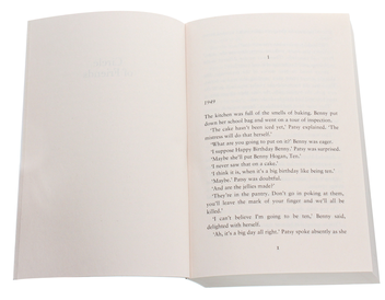 Бумажная книга «Circle Of Friends», автор Мейв Бинчи - фото №4 - миниатюра
