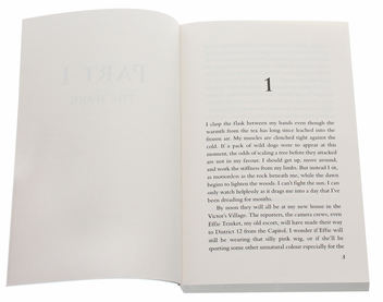 Бумажная книга «The Hunger Games Trilogy», автор Сьюзен Коллинз - фото №11 - миниатюра
