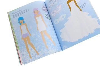 Бумажная книга «Sticker Dolly Dressing Fashion Designer. Winter Collection», автор Фиона Уотт - фото №6 - миниатюра