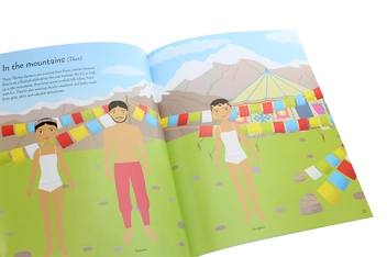 Бумажная книга «Sticker Dolly Dressing Around the World», автор Эмили Боун - фото №5 - миниатюра