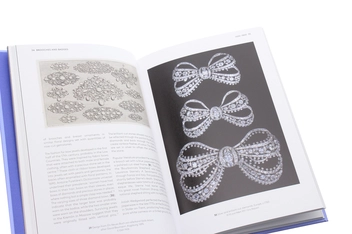 Бумажная книга «Brooches and Badges», автор Рэйчел Черч - фото №6 - миниатюра