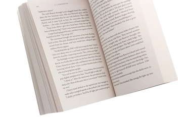 Паперова книга «The Library of the Unwritten», автор А. Дж. Хеквіз - фото №6 - мініатюра