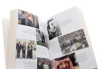 Бумажная книга «Blood and Oil. Mohammed bin Salman's Ruthless Quest for Global Power», авторов Брэдли Хоуп, Джастин Шек - фото №6 - миниатюра