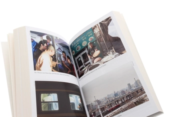 Паперова книга «Around the World in 80 Trains. A 45,000-Mile Adventure», автор Моніша Раджеш - фото №6 - мініатюра