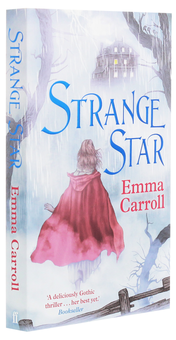 Бумажная книга «Strange Star», автор Эмма Кэрролл - фото №3 - миниатюра