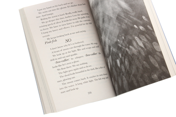 Паперова книга «Fish Boy», автор Хлоя Дайкін - фото №6 - мініатюра