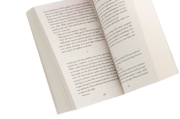 Паперова книга «Unsheltered», автор Барбара Кінгсолвер - фото №5 - мініатюра