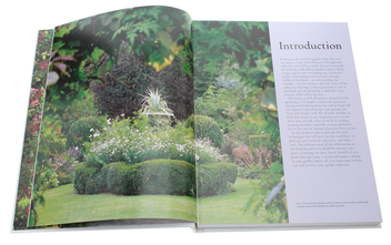 Бумажная книга «Practical Guide to Pruning, Training and Topiary. How to Prune and Train Trees, Shrubs, Hedges, Topiary, Tree and Soft Fruit, Climbers and Roses», автор Ричард Берд - фото №5 - миниатюра
