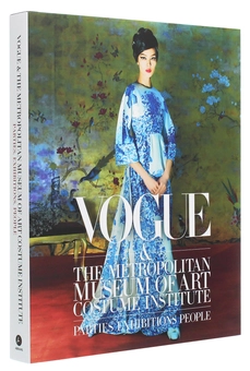 Бумажная книга «Vogue and the Metropolitan Museum of Art Costume Institute: Updated Edition», авторов Хлоя Малле, Хамиш Боулз - фото №4 - миниатюра