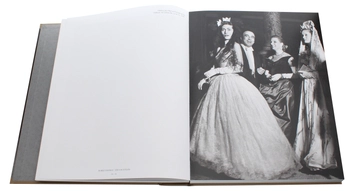 Бумажная книга «Robert Doisneau: The Vogue Years. 1949-1965», автор Робер Дуано - фото №6 - миниатюра
