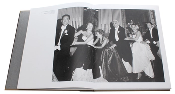 Бумажная книга «Robert Doisneau: The Vogue Years. 1949-1965», автор Робер Дуано - фото №7 - миниатюра