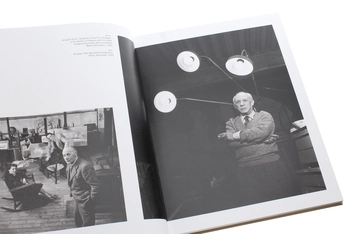 Бумажная книга «Robert Doisneau: The Vogue Years. 1949-1965», автор Робер Дуано - фото №9 - миниатюра