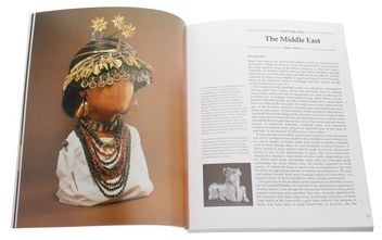 Бумажная книга «7000 Years of Jewellery» - фото №4 - миниатюра