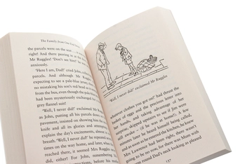 Бумажная книга «The Family from One End Street», автор Ева Гарнетт - фото №6 - миниатюра